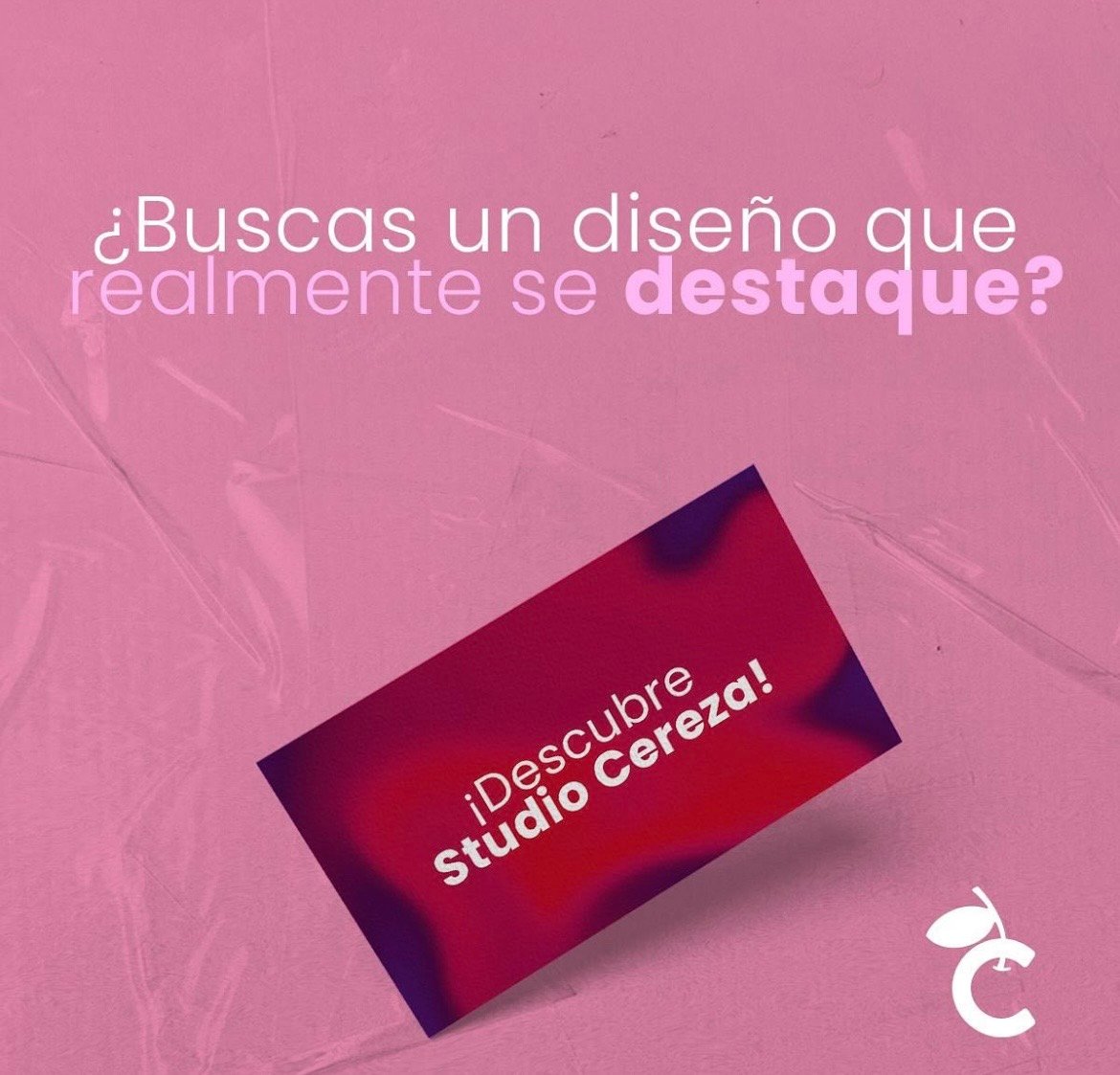 Equipo creativo en acción
